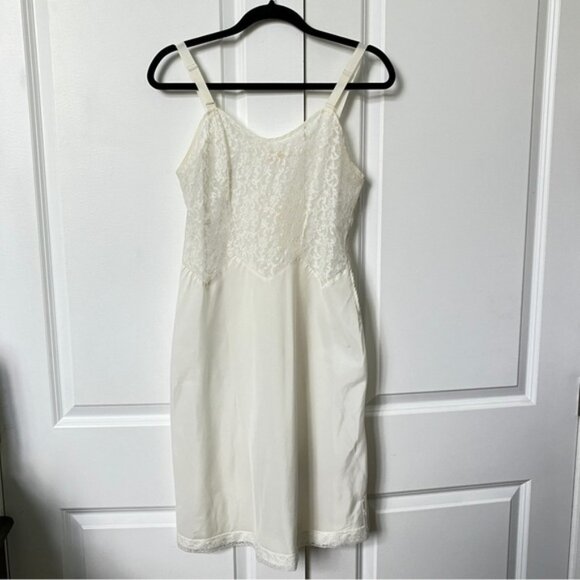 Vintage Barbizon Camiflirt Tafredda Lace White Slip - Picture 2 of 9